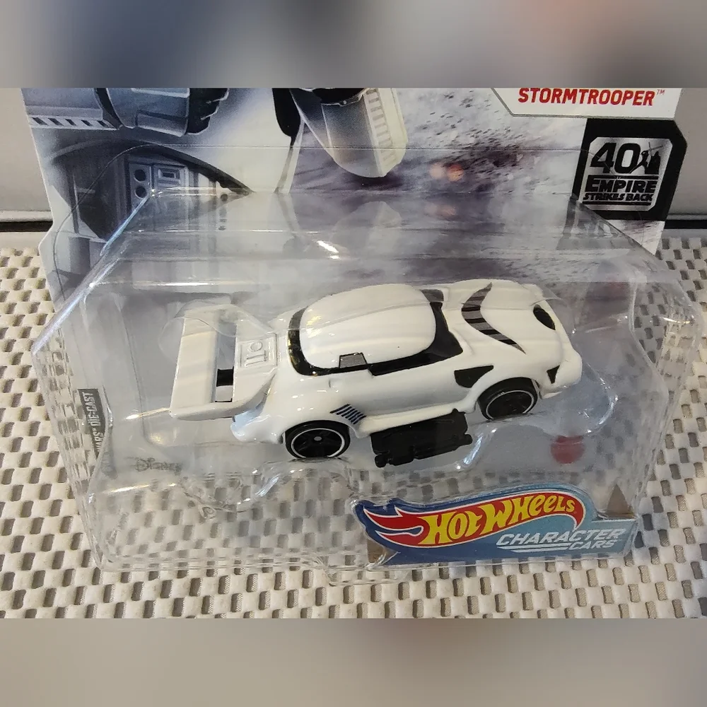 Hot Wheels Character Cars Stormtrooper Star Wars Die-Cast NWT Empire Strikes Bac